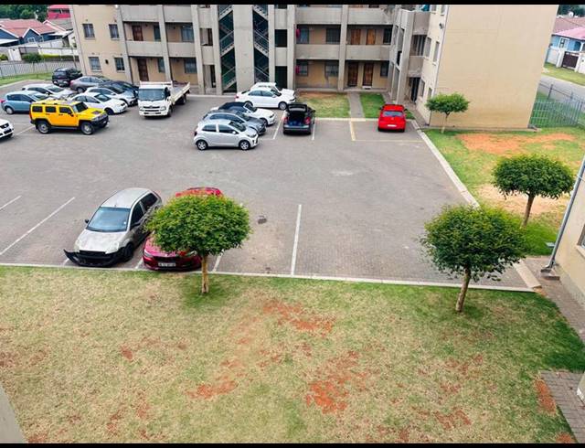 2 BEDROOM PROPERTY TO RENT IN FLEURHOF